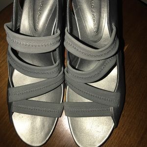 Donald Pliner Silver Leather and gray strap heels